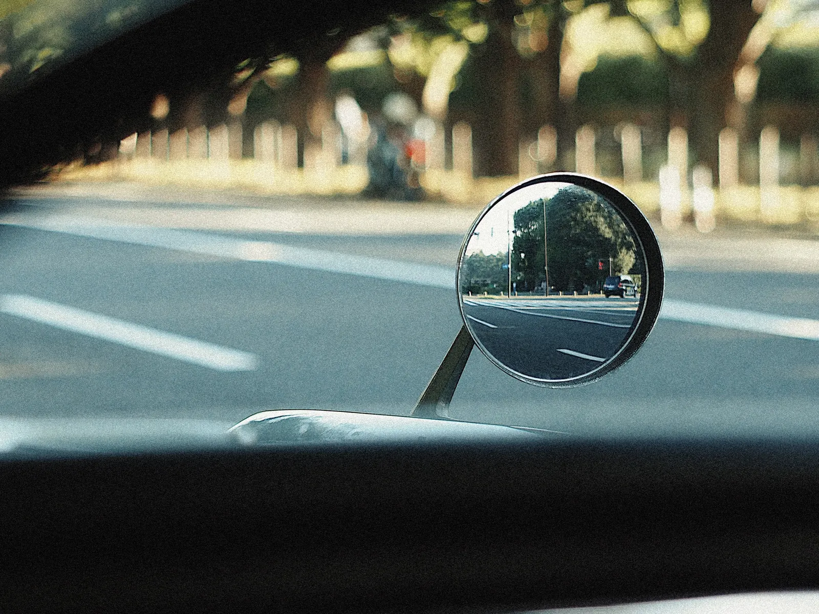 Fender mirror